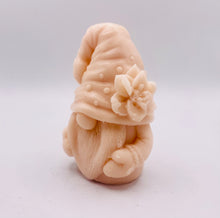 Load image into Gallery viewer, This is Pickle and he's ready to bring a smile to your bathroom! Not only is Pickle adorable, but he's also good for the planet! By using only natural clays, pure essential oils and packaged in eco-friendly materials you can enjoy a guilt-free washing experience.