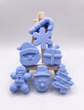 Load image into Gallery viewer, Handmade vegan Christmas shaped vegan soaps gift boxed. crafted with natural French clays, activated charcoal and essential oils. a eco-friendly, zero waste gift that’s cruelty-free, skin-nourishing, and perfect for gifting. small business UK