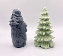 Load image into Gallery viewer, Handmade vegan Father Christmas and Christmas tree shaped vegan soaps gift boxed beautifully in eco friendly packaging. crafted with natural French clays, activated charcoal and essential oils. a eco-friendly, zero waste gift that’s cruelty-free, skin-nourishing, and perfect for animal lovers.
Perfect for Christmas gifts, secret Santa and stocking fillers. Small business UK