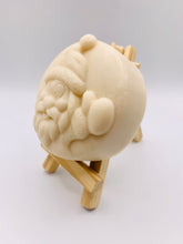 Load image into Gallery viewer, Handmade vegan traditional Santa Claus face shaped vegan soaps. crafted with natural French clays, activated charcoal and essential oils. a eco-friendly, zero waste gift that’s cruelty-free, skin-nourishing, and perfect for Christmas gifts, secret Santa and stocking fillers. Small business UK