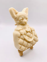 Load image into Gallery viewer, Handmade vegan soaps featuring a chihuahua peeping out of a handbag packaged in beautiful eco friendly packaging. crafted with natural French clays, activated charcoal and essential oils. a eco-friendly, zero waste gift thatās cruelty-free, skin-nourishing, the perfect gift for dog lovers or animal lovers. small business UK