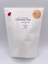 Load image into Gallery viewer, Handmade vegan Christmas tree shaped vegan soaps. crafted with natural French clays, activated charcoal and essential oils. a eco-friendly, zero waste gift that’s cruelty-free, skin-nourishing, and perfect for Christmas lovers and decor.
Perfect for Christmas gifts, secret Santa and stocking fillers. Small business UK