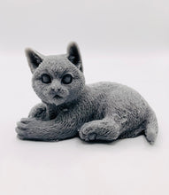 Load image into Gallery viewer, Handmade vegan soaps featuring a lazy cat, in beautiful eco friendly packaging. crafted with natural French clays, activated charcoal and essential oils. a eco-friendly, zero waste gift that’s cruelty-free, skin-nourishing, the perfect gift for cat lovers or for animal lovers. small business UK
