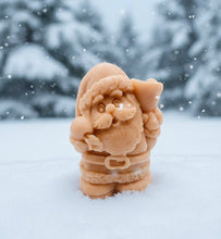 Load image into Gallery viewer, Handmade vegan Father Christmas shaped vegan soaps gift bagged in eco friendly packaging. crafted with natural French clays, activated charcoal and essential oils. a eco-friendly, zero waste gift that’s cruelty-free, skin-nourishing, and perfect for animal lovers.
Perfect for Christmas gifts, secret Santa and stocking fillers. Small business UK