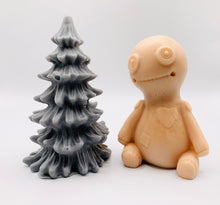 Load image into Gallery viewer, Creepmas Gift - Halloween gift Voodoo Doll & Christmas Tree Vegan Soaps - Gift boxed Embrace the dark side with our Creepy Christmas soap range! This haunting gift set features a charcoal Christmas tree and a spooky voodoo doll in your choice of colour and essential oil. Handmade with vegan, cruelty-free ingredients and gift boxed in eco-friendly packaging.  Beware a little holiday fear is near!
Set contains:
1 x Voodoo Doll Soap (colour changeable)
1 x Christmas Tree Soap (Charcoal)