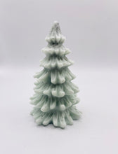 Load image into Gallery viewer, Handmade vegan Christmas tree shaped vegan soaps. crafted with natural French clays, activated charcoal and essential oils. a eco-friendly, zero waste gift that’s cruelty-free, skin-nourishing, and perfect for Christmas lovers and decor.
Perfect for Christmas gifts, secret Santa and stocking fillers. Small business UK