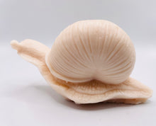 Load image into Gallery viewer, Handmade vegan soaps featuring a detailed snail, in beautiful eco friendly packaging. crafted with natural French clays, activated charcoal and essential oils. a eco-friendly, zero waste gift that’s cruelty-free, skin-nourishing, the perfect gift for snail lovers, gardeners or for animal lovers. small business UK