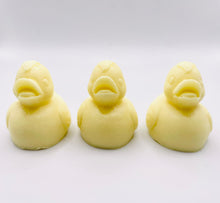 Load image into Gallery viewer, duck Gift UK | duck unique gift, rubber duck gift, Little Ducks Vegan Soaps - Gift Boxed Quack, quack! Looking for the perfect gift? Look no further! This set of 3 duck soaps are perfect for popping into a hamper, gifting, or keeping for yourself because let’s be honest - they’re adorable! Vegan and cruelty-free, these soaps are gentle on your skin and on the planet! Plus, they come gift boxed in eco-friendly packaging, so you can feel good about. modern gifts. handmade home style. zero waste gifts