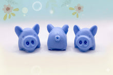 Load image into Gallery viewer, Pig Gift | cute pig soap, handmade pig soap | Unique pig Gift | pig Lover Gift | Chunky Pigs Vegan Soap - Set of 3 - Gift Boxed
Oink Oink! Say hello to the cutest addition to your bathroom - this gorgeous, set of three, chunky little piggie soaps! This adorable trio are gift boxed in eco-friendly packaging.