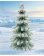 Load image into Gallery viewer, Handmade vegan Christmas tree shaped vegan soaps. crafted with natural French clays, activated charcoal and essential oils. a eco-friendly, zero waste gift that’s cruelty-free, skin-nourishing, and perfect for Christmas lovers and decor.
Perfect for Christmas gifts, secret Santa and stocking fillers. Small business UK