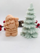 Load image into Gallery viewer, Santa &amp; Tree Gift Set 165g
