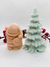 Load image into Gallery viewer, Santa &amp; Tree Gift Set 165g
