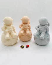 Load image into Gallery viewer, Astronaut &amp; Moon Soap 75g
