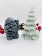 Load image into Gallery viewer, Santa &amp; Tree Gift Set 165g
