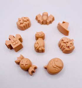 Mini Spooky Halloween Vegan Soaps – Set of 8 - Gift Boxed | Halloween Gift | Spooky Gift | Alternative Gift Idea