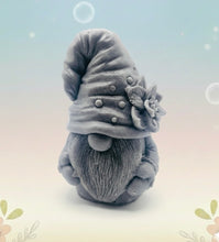 Load image into Gallery viewer, Gnome Gift UK | Gonk Vegan Soap Meet Pickle! The cutest soap you'll ever see! This is Pickle and he's ready to bring a smile to your bathroom! Not only is Pickle adorable, but he's also good for the planet! By using only natural clays, pure essential oils and packaged in eco-friendly materials you can enjoy a guilt-free washing experience. 
