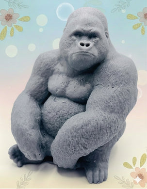 Handmade vegan soaps featuring a huge detailed gorilla soap gift boxed in beautiful eco friendly packaging crafted with natural French clays, activated charcoal and essential oils. a eco-friendly, zero waste gift that’s cruelty-free, skin-nourishing, and perfect for gorilla lovers, gifts for him and animal themed gifts. small business UK