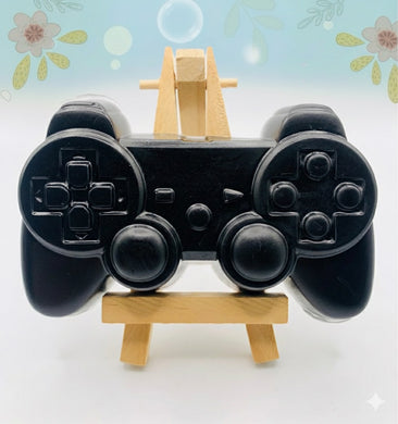 Handmade vegan soaps shaped as a video game controller. crafted with natural French clays, activated charcoal and essential oils. a eco-friendly, zero waste gift that’s cruelty-free, skin-nourishing, and perfect for gamers and gifting.