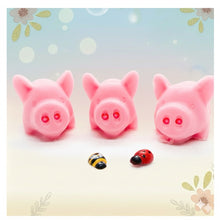 Load image into Gallery viewer, Pig Gift | cute pig soap, handmade pig soap | Unique pig Gift | pig Lover Gift | Chunky Pigs Vegan Soap - Set of 3 - Gift Boxed 
Oink Oink! Say hello to the cutest addition to your bathroom - this gorgeous, set of three, chunky little piggie soaps!  This adorable trio are gift boxed in eco-friendly packaging.
