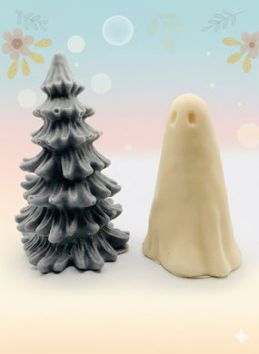 Handmade vegan soaps featuring a ghost and christmas tree gift boxed in beautiful eco friendly packaging crafted with natural French clays, activated charcoal and essential oils. a eco-friendly, zero waste gift that’s cruelty-free, skin-nourishing, and perfect for creepmas gifts and horror gifts. small business UK