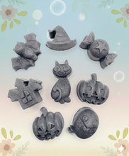 Load image into Gallery viewer, Mini Spooky Halloween Vegan Soaps – Set of 8 - Gift Set | Halloween Gift UK
