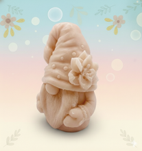 Load image into Gallery viewer, Gnome Gift UK | Gonk Vegan Soap Meet Pickle! The cutest soap you'll ever see! This is Pickle and he's ready to bring a smile to your bathroom! Not only is Pickle adorable, but he's also good for the planet! By using only natural clays, pure essential oils and packaged in eco-friendly materials you can enjoy a guilt-free washing experience. 
