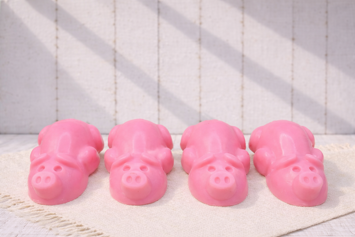 This cute set of four gorgeous pig soaps are the perfect gift for any pig or farm animal lover