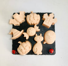 Load image into Gallery viewer, Mini Spooky Soaps 80g - Set of 8 - Gift Boxed

