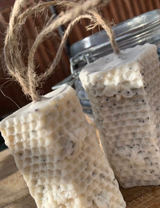 Bee Happy Handmade Soap Gift Set / Manuka Honey / Poppy Seeds / Soap on a rope / Vegan / SLS free / Goats Milk