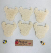 Load image into Gallery viewer, Highland Cow Hand Soaps 60g - Set of 6 - Gift Boxed
