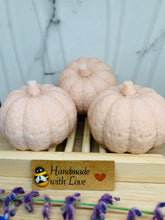 Load image into Gallery viewer, Large Pumpkins 240g - Set of 3 - Gift Boxed
